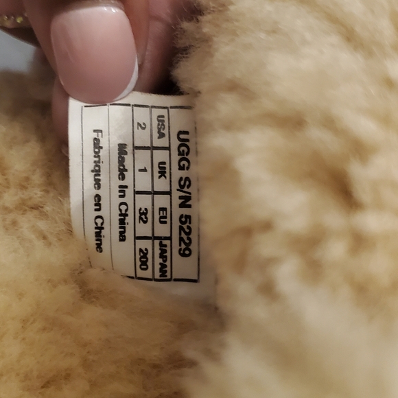 Ugg Clasic Tall Brown Color girls size 2 - Picture 6 of 6